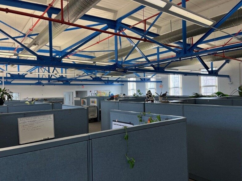 More Photos Of 158 Hartford Rd, Manchester Office Residential For Sale