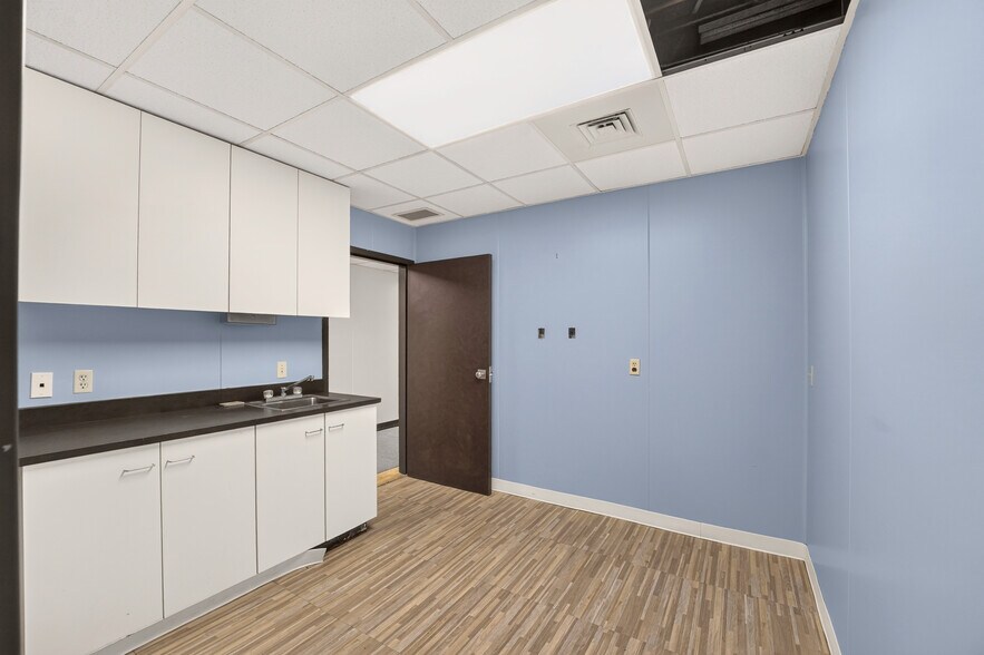 More Photos Of 6717 NW 11th Pl, Gainesville Medical For Lease