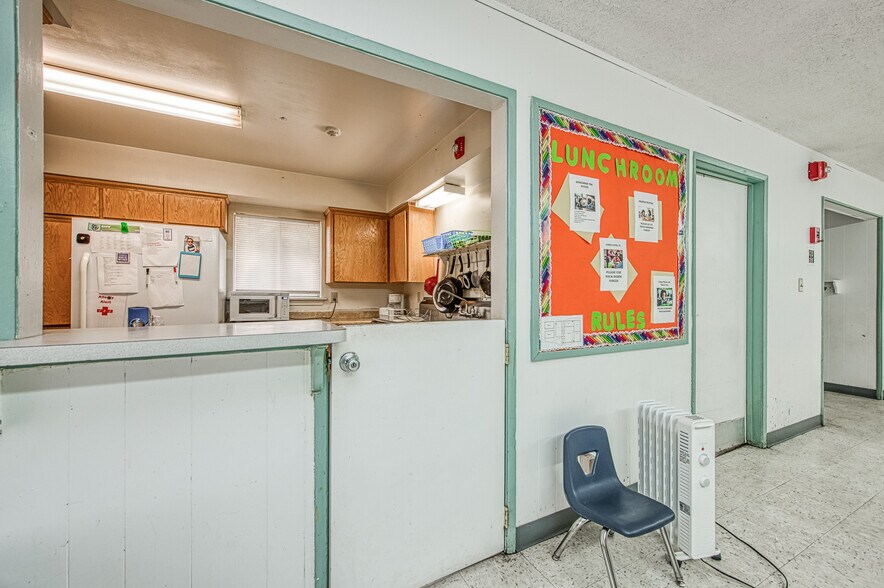 More Photos Of 3311-3315 E Sierra Madre Ave, Fresno Daycare Center For Sale