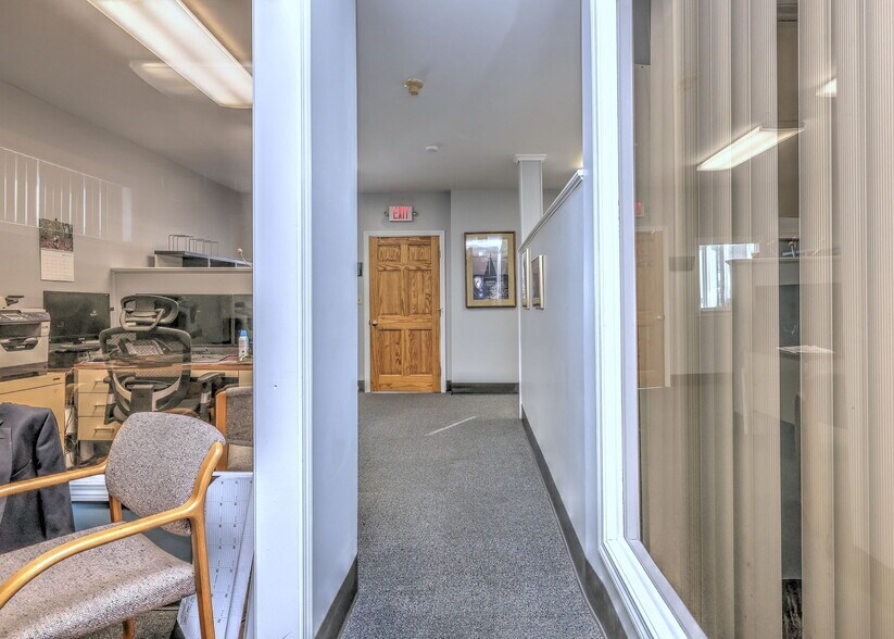 More Photos Of 1948 Chapel St, New Haven Office For Sale