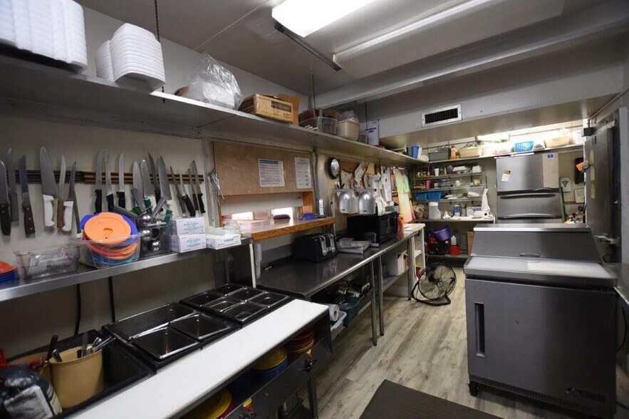 More Photos Of 1111 E Main St, Franklin Restaurant For Sale