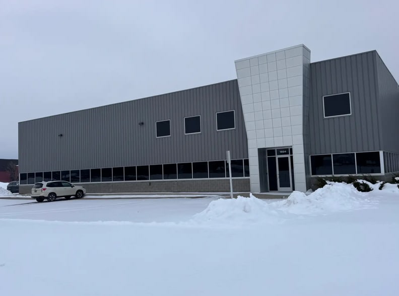 Primary Photo Of 1900 Lamar Ct, Holland Industrial For Lease