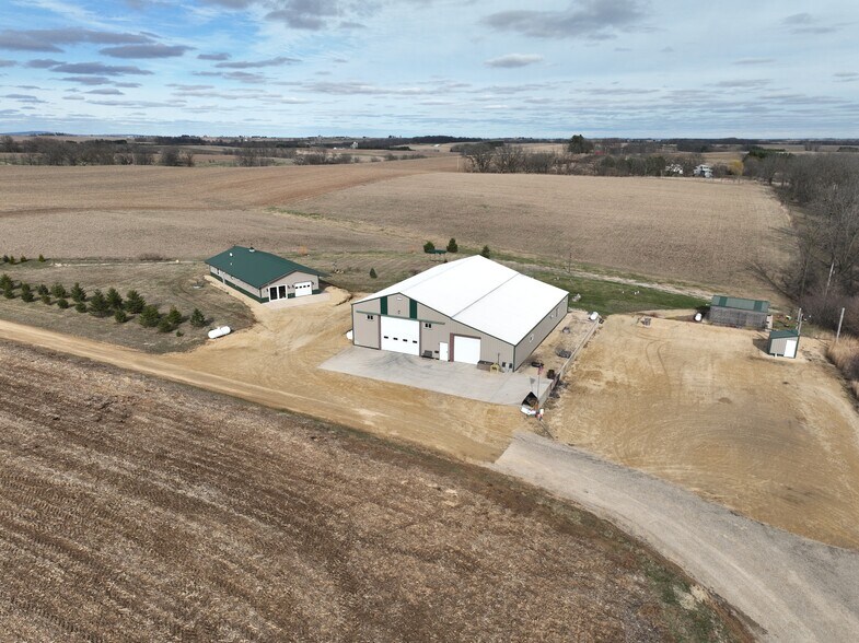 More Photos Of 6209 Cassidy Rd, Mineral Point Light Manufacturing For Sale