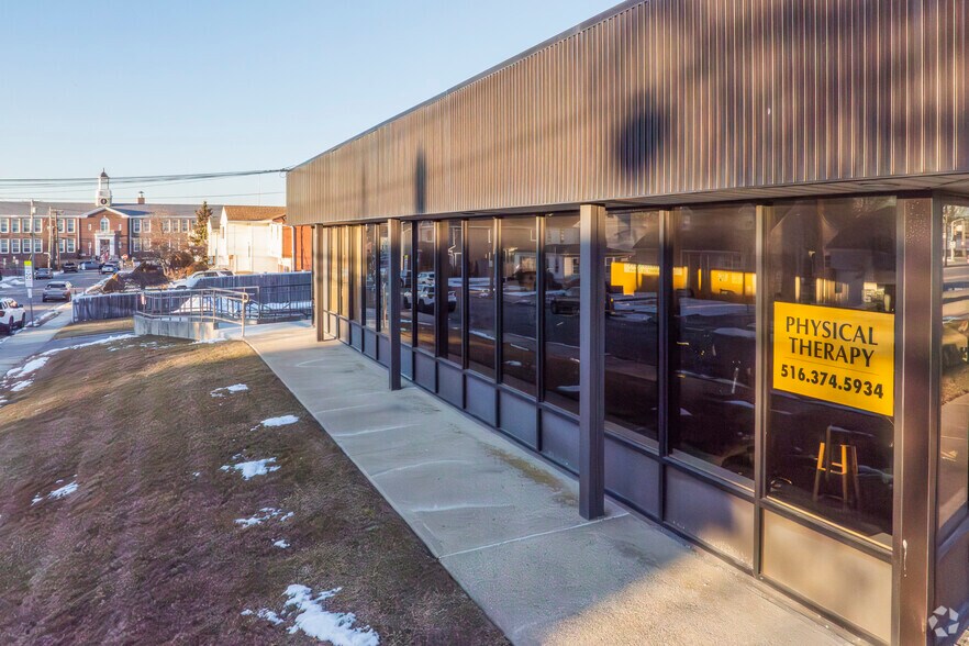 More Photos Of 1200 W Broadway, Hewlett Medical For Lease