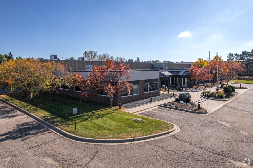More Photos Of 8700 N Wyoming Ave, Brooklyn Park Manufacturing For Lease