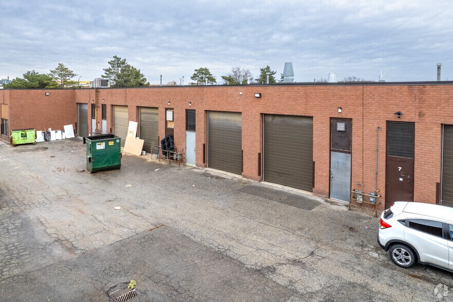More Photos Of 112 Basaltic Rd, Concord Warehouse For Lease