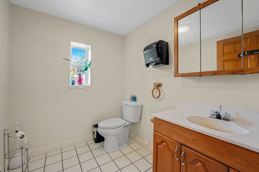 More Photos Of 86 Macarthur Dr, New Bedford Warehouse For Sale