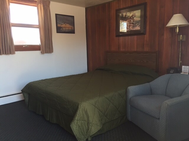 More Photos Of 100 Silver St, Hurley Hotel For Sale