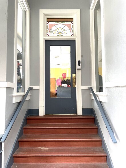 More Photos Of 307 6th St, Charleston Storefront Retail Office For Sale