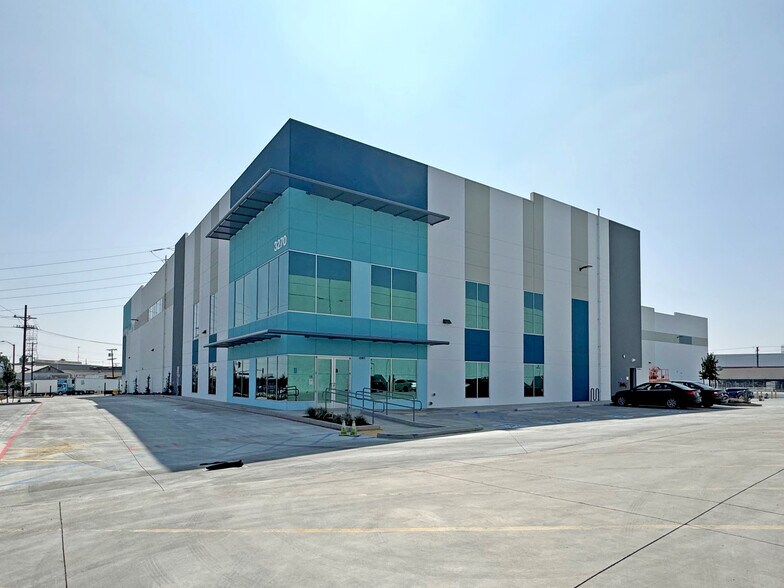 More Photos Of 3270 E Washington Blvd, Los Angeles Warehouse For Sale