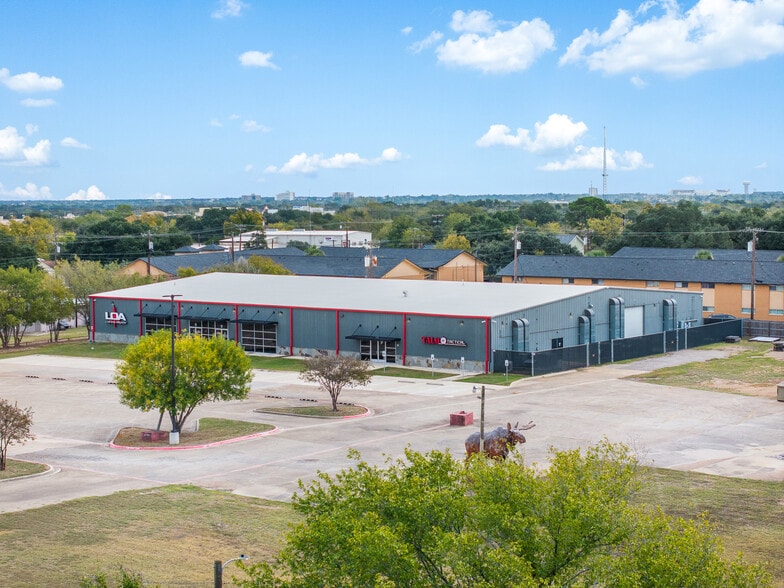 More Photos Of 1600 S College Ave, Bryan Freestanding For Sale