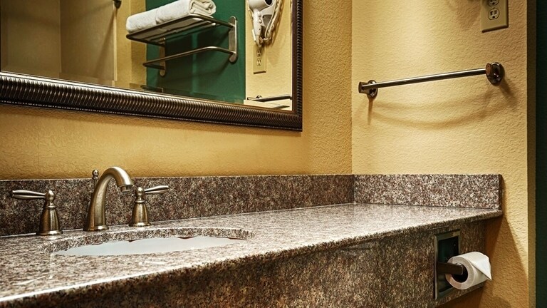 More Photos Of 100 Fm 147, Marlin Hotel For Sale