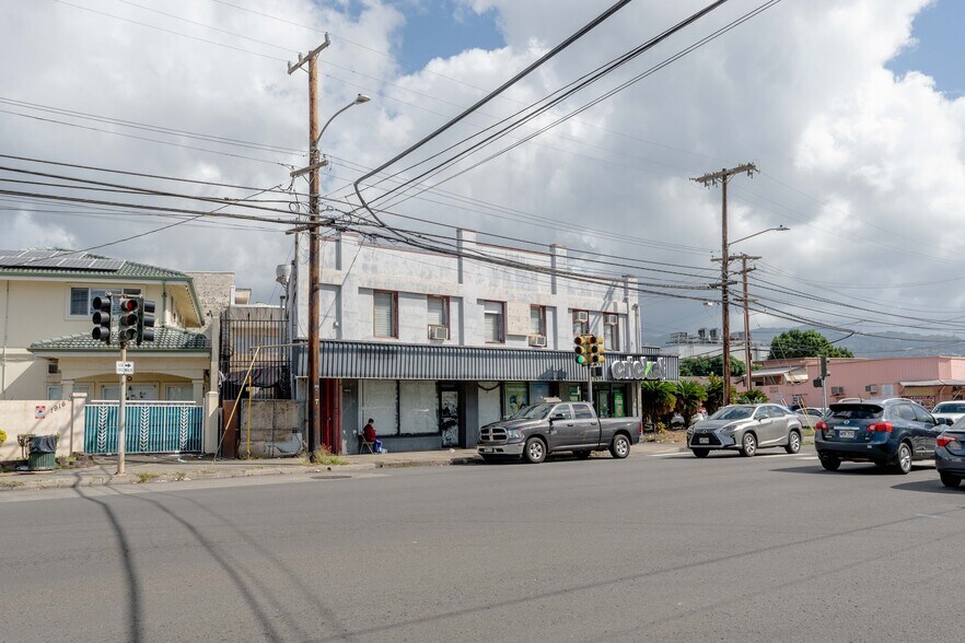 More Photos Of 1010 Kaili St, Honolulu Storefront Retail Residential For Sale