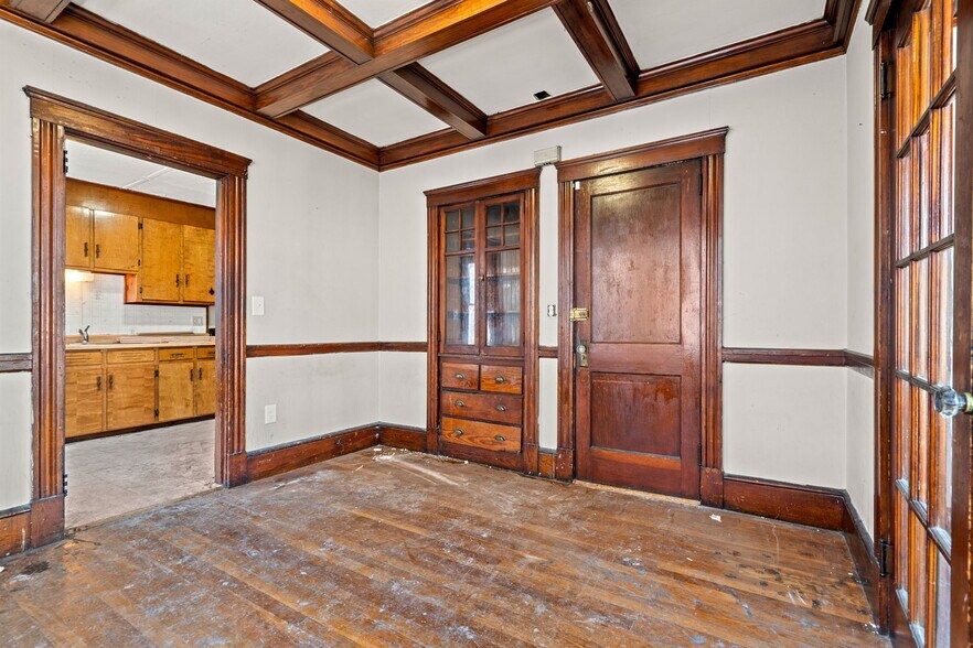 More Photos Of 136-138 Winter St, Haverhill Storefront Retail Residential For Sale