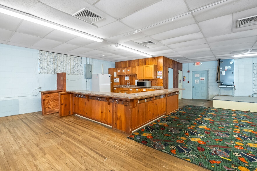 More Photos Of 855 W Desoto St, Clermont Specialty For Lease