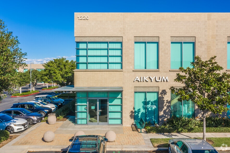 More Photos Of 1220 Roosevelt Ave, Irvine Loft Creative Space For Lease