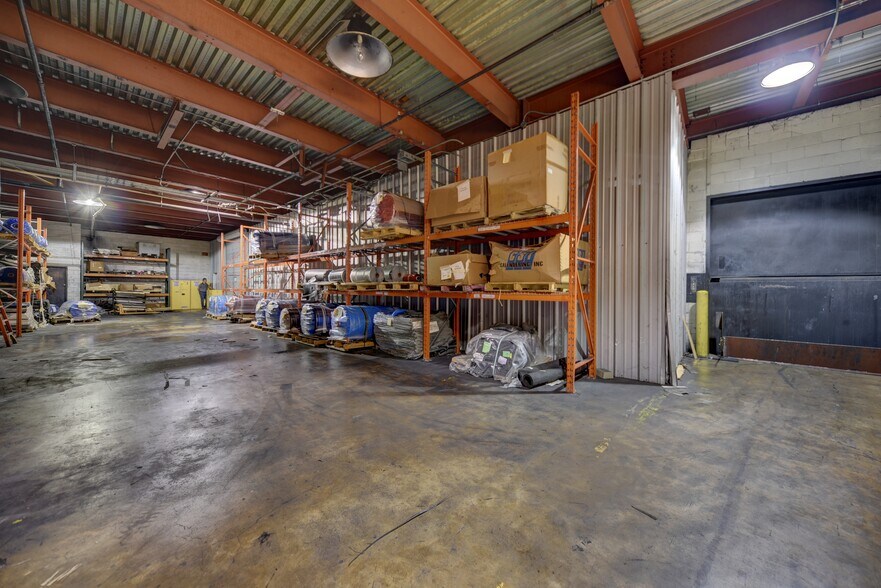 More Photos Of 1901 Longwood Dr, Brenham Manufacturing For Sale