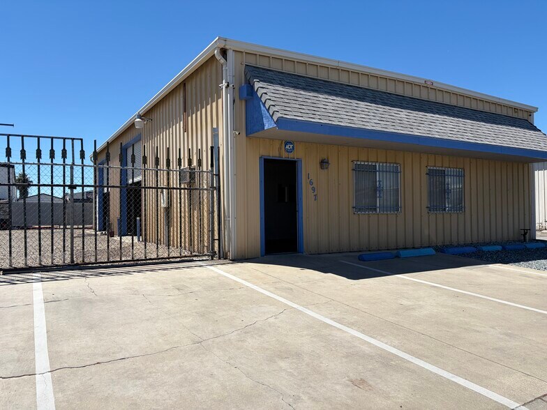 Primary Photo Of 1697 Mccormick St, Turlock Service For Lease