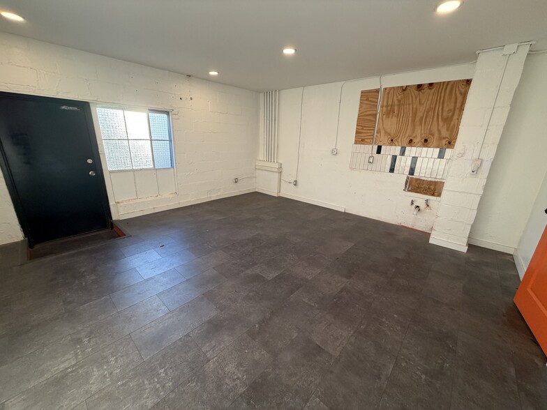 More Photos Of 1160 Homestead St, Baltimore Auto Repair For Lease