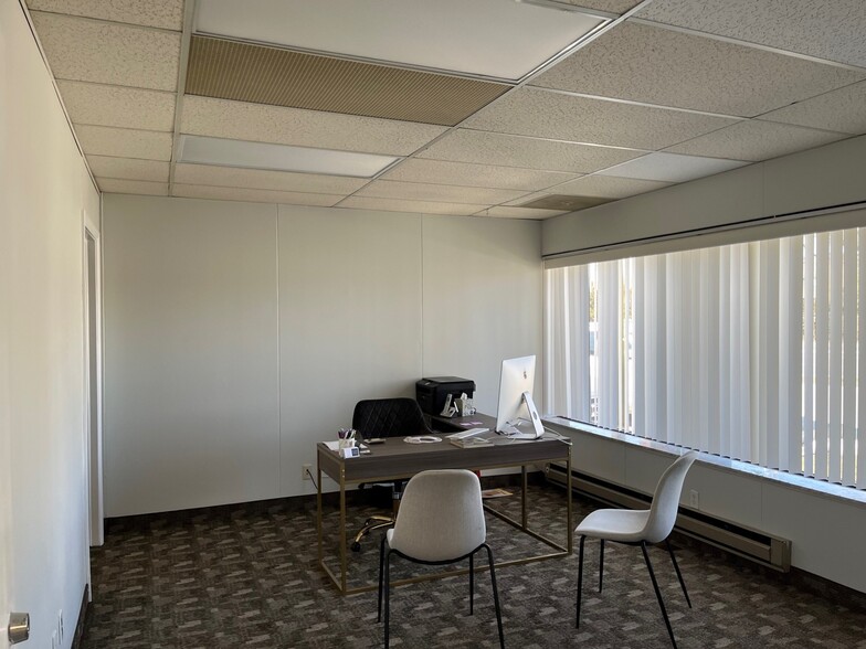 More Photos Of 1877 Orchard Lake Rd, Sylvan Lake Medical For Sale