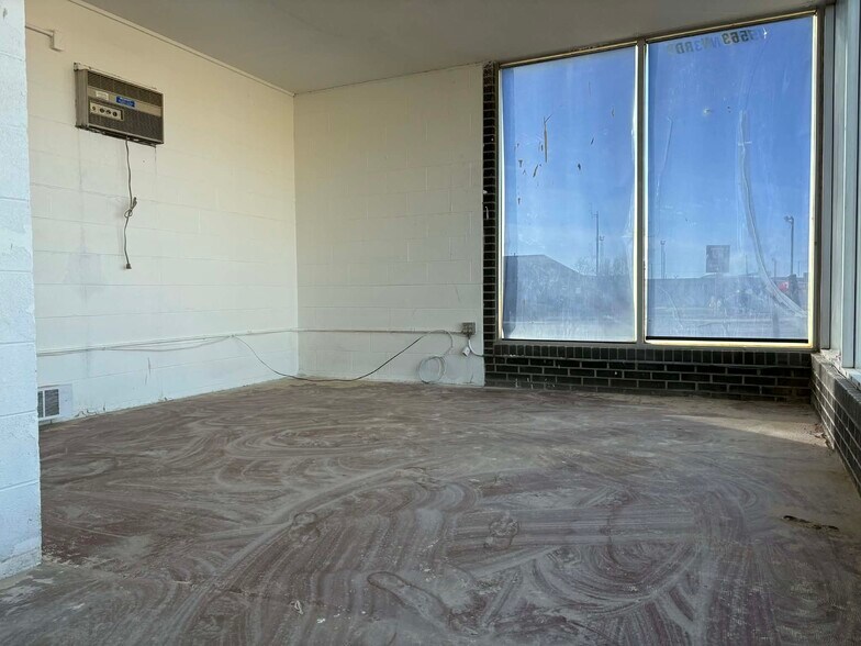 More Photos Of 1569 N 3rd St, Laramie Auto Dealership For Sale