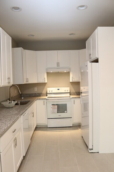 More Photos Of 721 Poplar St, Columbia Apartments For Sale