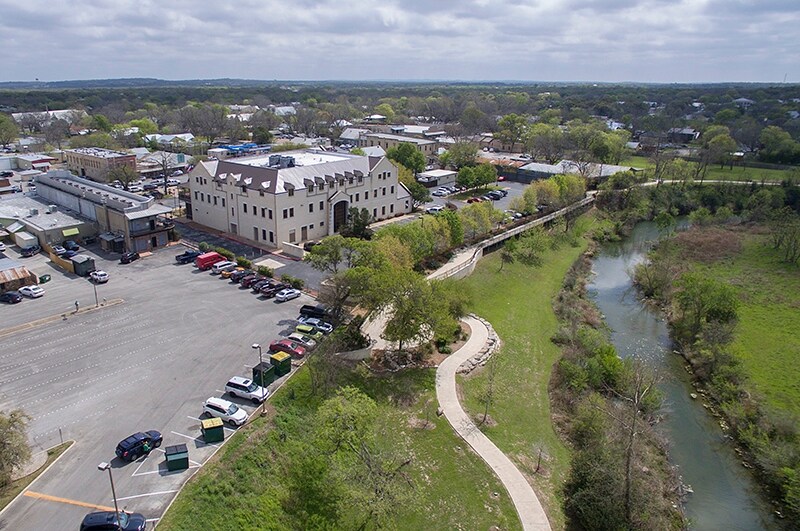 More Photos Of 152-170 S Main St, Boerne Storefront For Lease