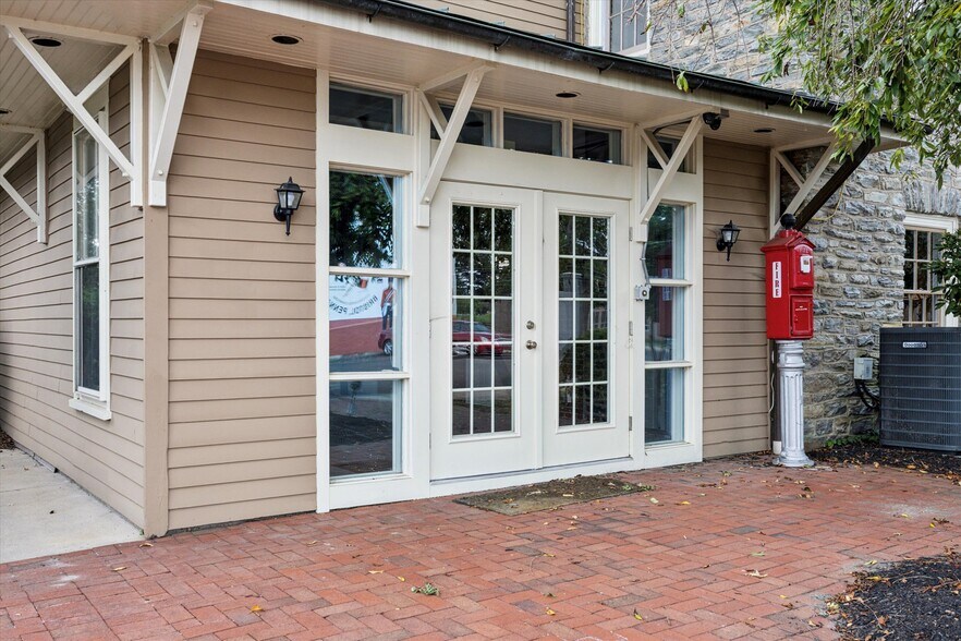 More Photos Of 300 Pond St, Bristol Office For Sale