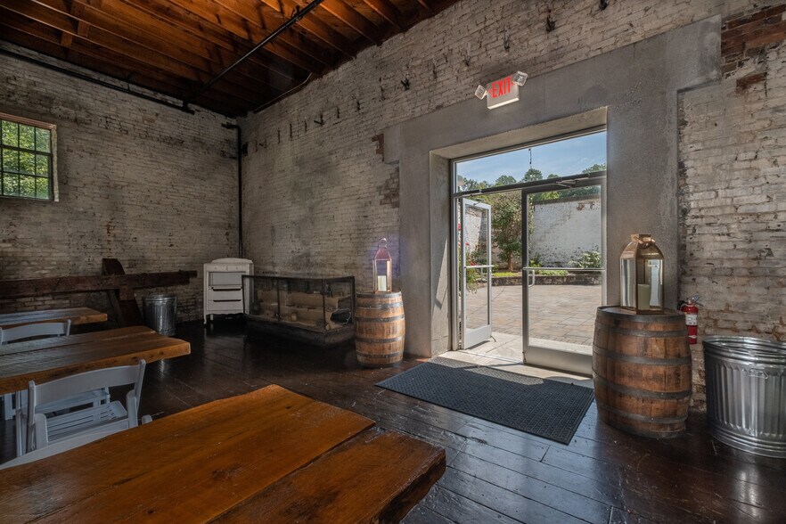 More Photos Of 11 Railroad St, Murphy Research And Development For Sale