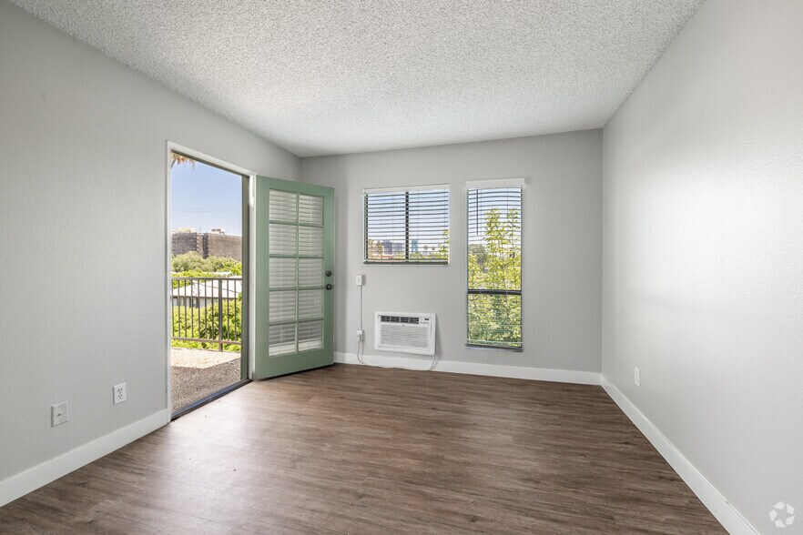 More Photos Of 1318 N Mansfield Ave, Los Angeles Apartments For Sale