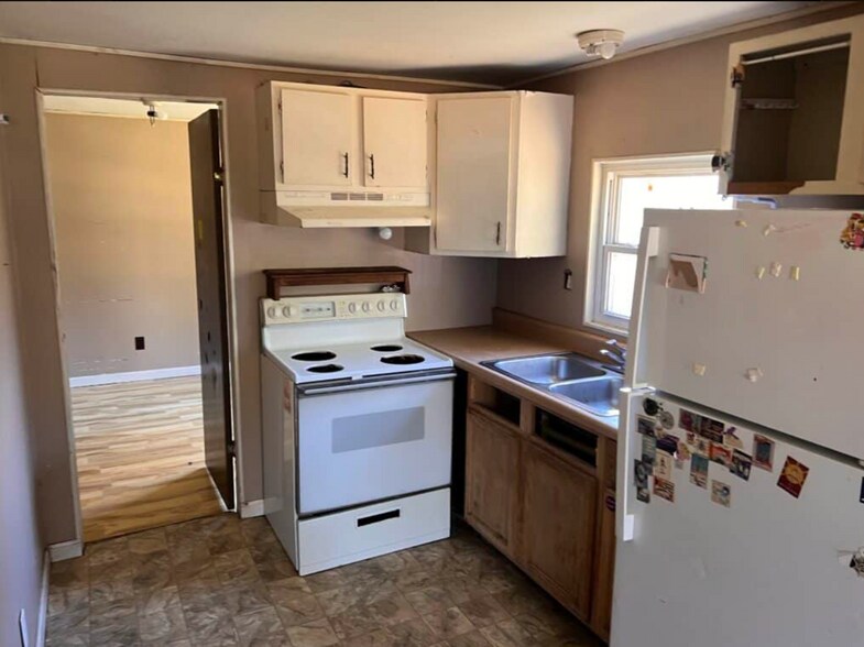 More Photos Of 5 Beverly Ln, Marissa Apartments For Sale