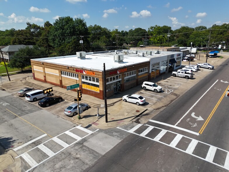 Primary Photo Of 1400 W Davis St, Dallas Storefront For Sale