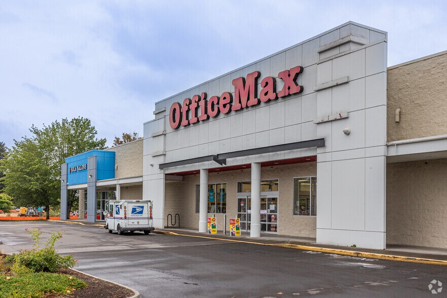 More Photos Of 13875 SE Mill Plain Blvd, Vancouver Storefront For Lease