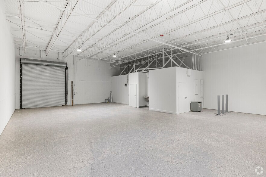 More Photos Of 8600 NW South River Dr, Medley Distribution For Lease