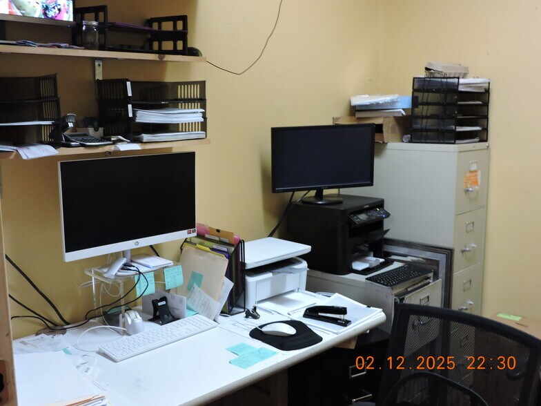 More Photos Of 5560 Gulfton Dr, Houston General Retail For Sale