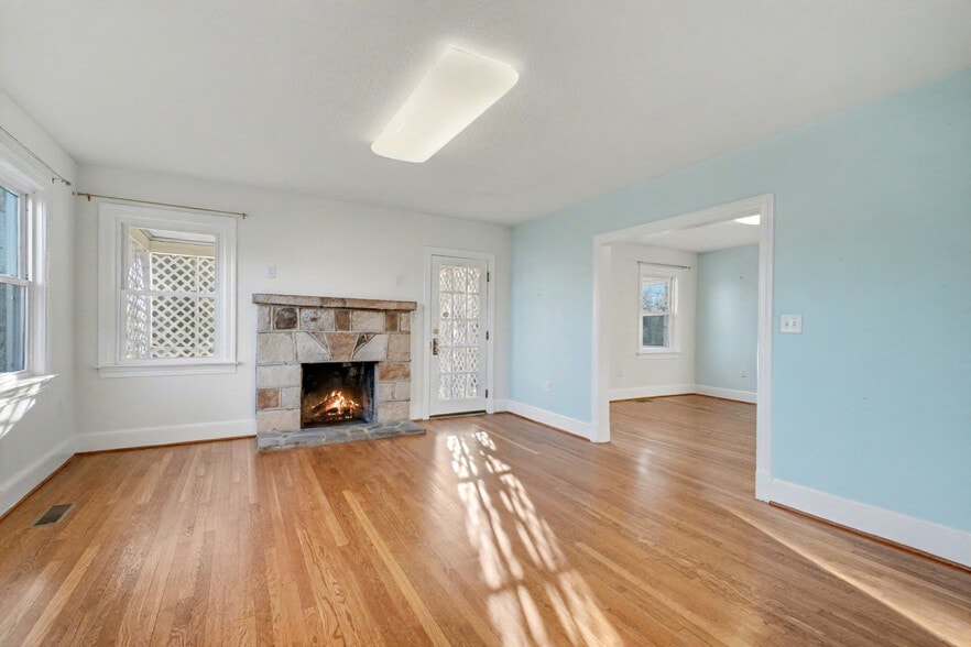 More Photos Of 4412 Lafayette Blvd, Fredericksburg Loft Creative Space For Lease