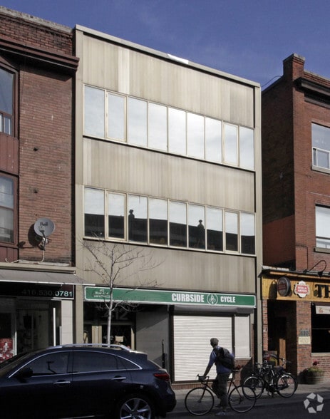 Primary Photo Of 412 Bloor St W, Toronto Storefront Retail Office For Lease