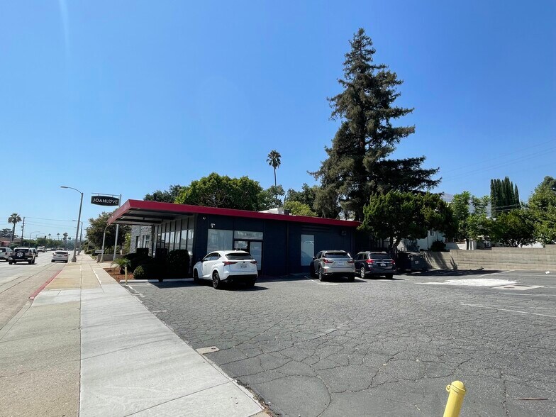 More Photos Of 401-405 W Foothill Blvd, Monrovia Freestanding For Lease