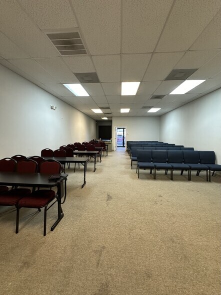 More Photos Of 1050 Us Highway 27, Clermont Unknown For Lease