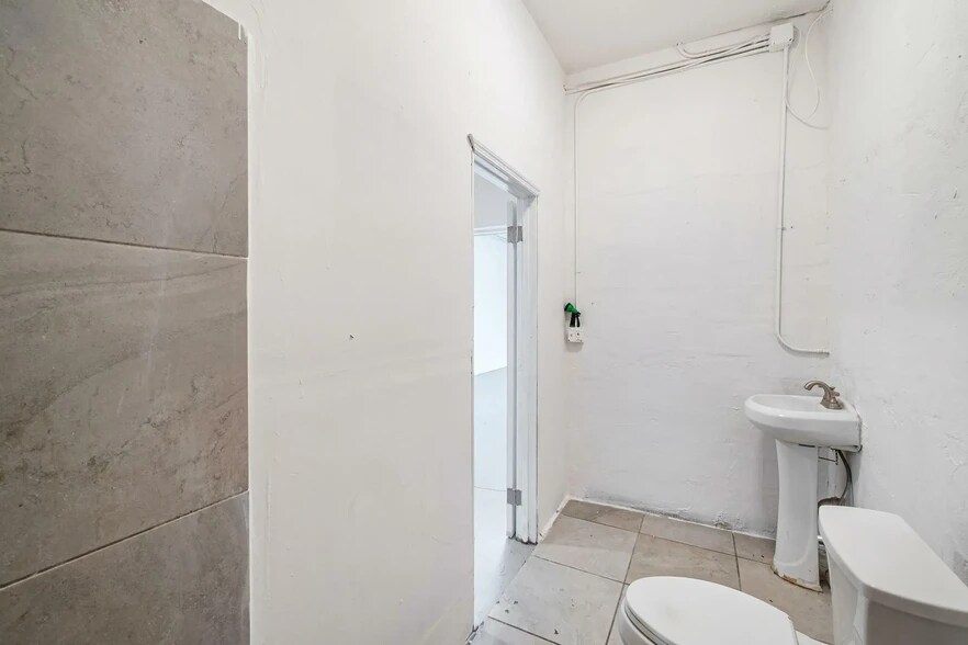 More Photos Of 4601 NW 17th Ave, Miami Land For Lease