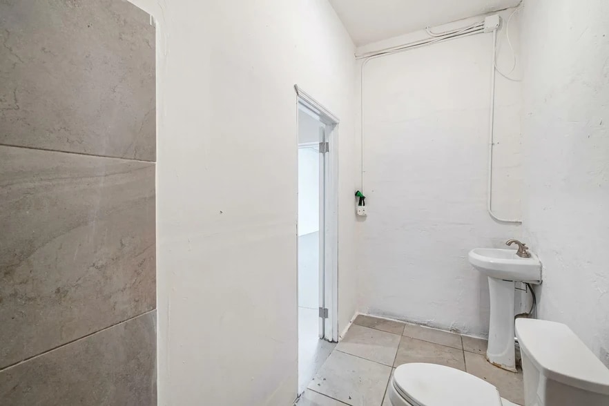 More Photos Of 4647 NW 17th Ave, Miami Land For Lease