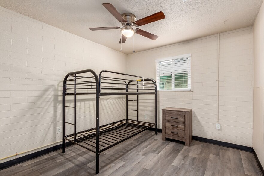 More Photos Of 6632 S 22nd St, Phoenix Assisted Living For Sale