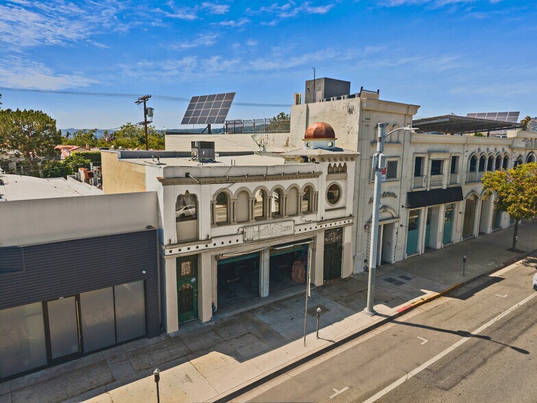 Primary Photo Of 141-143 N La Brea Ave, Los Angeles Restaurant For Sale