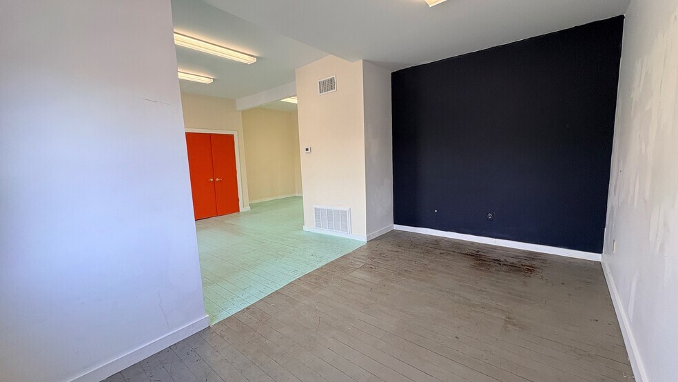 More Photos Of 84 Green St, Hudson Office For Lease
