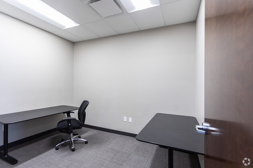 More Photos Of 2901 W Bluegrass Blvd, Lehi Office For Lease