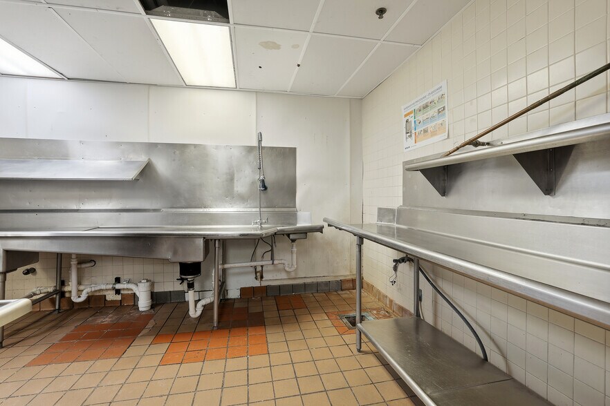 More Photos Of 143 Division St, Stevens Point Restaurant For Sale