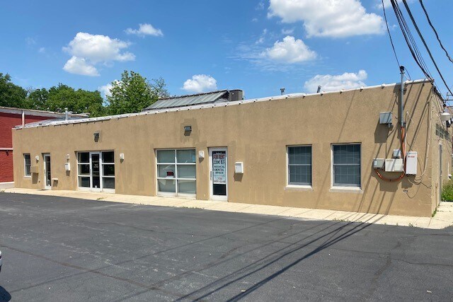 More Photos Of 105 E Burlington St, Riverside Office For Lease