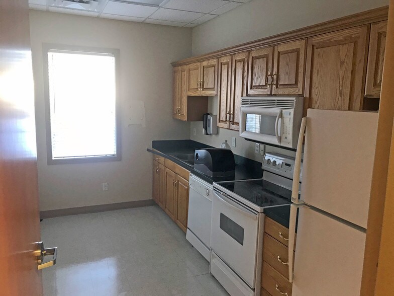 More Photos Of 3240-3242 S Woodruff Ave, Idaho Falls Medical For Lease