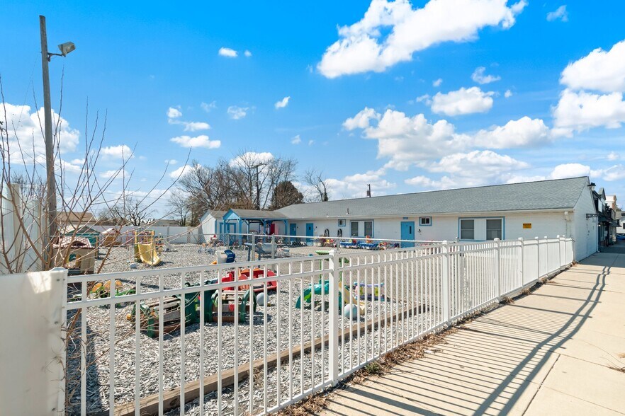 More Photos Of 211 Wise Ave, Dundalk Schools For Sale