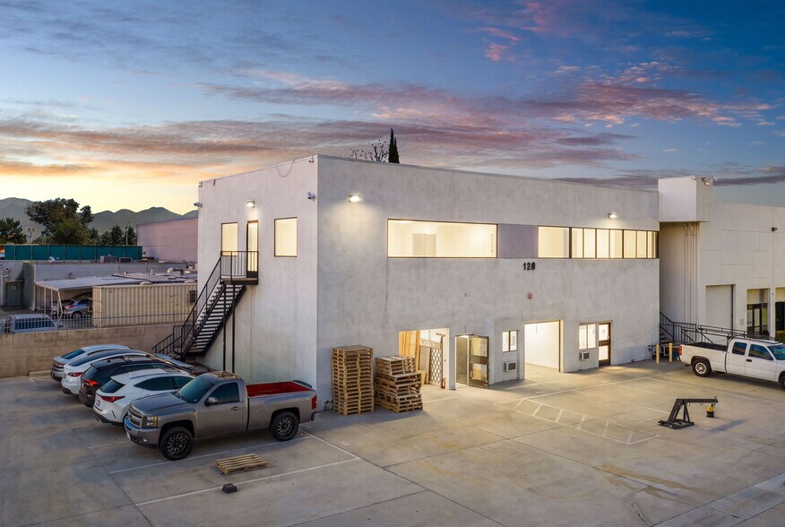 More Photos Of 127-129 S 8th Ave, La Puente Warehouse For Sale